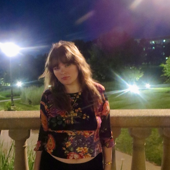 Meet your Posher, Natalie - Picture 2 of 3